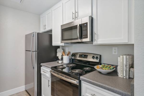 $2,508 / 1br - 640ft2 - Private Patio, In-Home Washer & Dryer, Swimming Pool (13656 Hilleary Pl, Poway, CA)63701605458689124