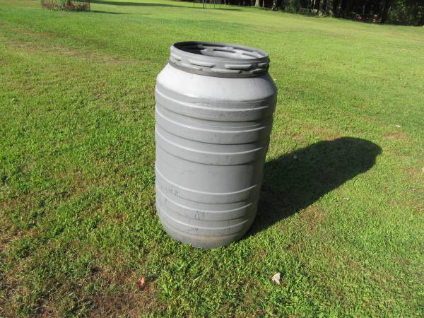 *** POLY RAIN BARREL *** 1