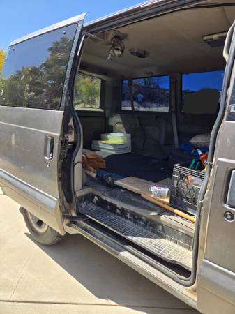Chevy Astro Van / vehículo de trabajo - $1,800 (West lancaster & Rosamond)63615956642817122