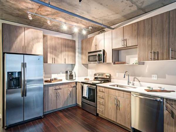 $1,848 / 1br - 426ft2 - 24-hour Concierge Service, Preferred Rooftop Bar Seating (Steps Away From The Pike Place Market & All Seattle Gem)63862288695681120