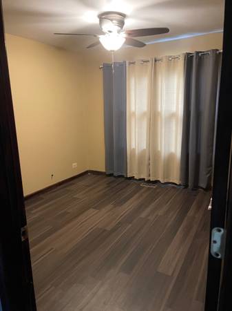 Seeking a roommate 1