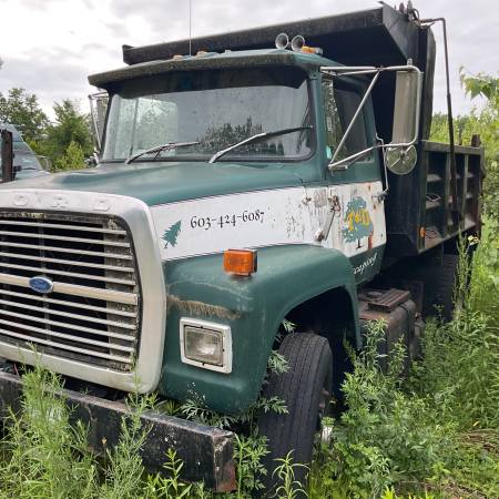 Ford L9000 Parts trucks 1