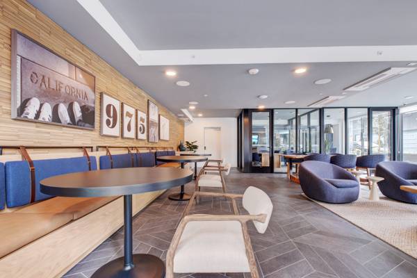 $4,005 / 1br - 675ft2 - 1/bd 1/ba, Designer vinyl plank flooring, Bike storage (SOMA / south beach)64000752048385123