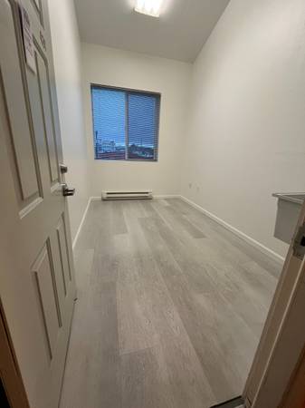 🎁 A warm place to make it through the season. 1