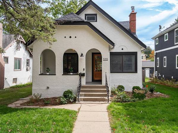 $980 / 3br - 2132ft2 - Alojamiento Completo de 3 Dormitorios/2 Baños de Mitad de Siglo en Fulton – $980/mes (Minneapolis)63797856880259120