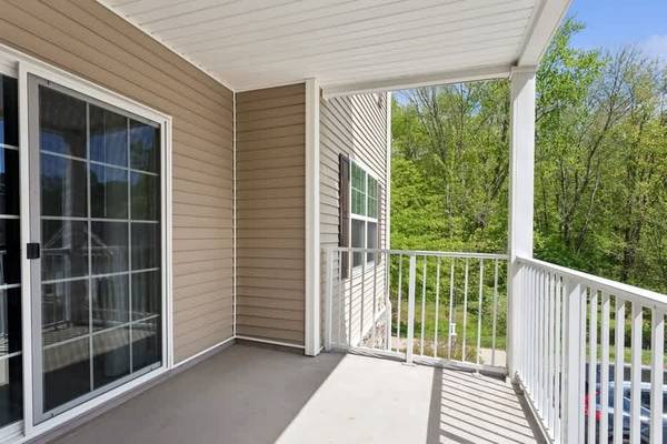 $2,310 / 1br - 1103ft2 - Washer/Dryer, Central Air Conditioning, On-Site Maintenance (95 Filley St, Bloomfield, CT)63989075657858124