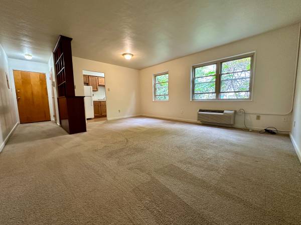 $1,095 / 2br - Two Bedroom Gem at Marlee Manor! Shared Laundry, A/C & More! (Oakmont / Plum / Fox Chapel / Harmar)63664544574849121