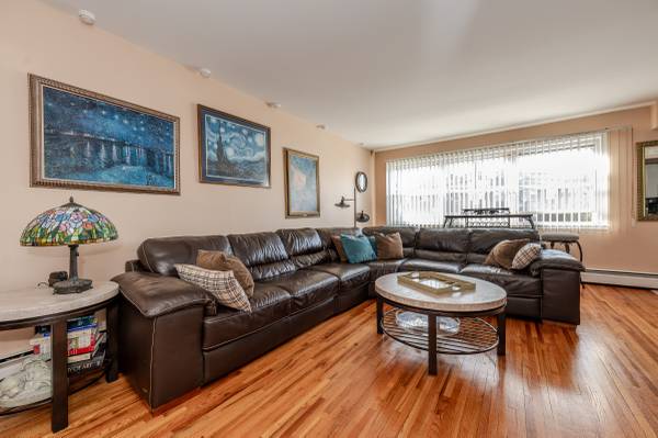 $3,450 / 3br - 1058ft2 - APARTMENT FOR RENT (Bronx)63945497360259122