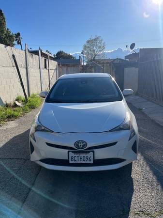 2017 Toyota Prius - $10,500 (Northridge)63624654216961121