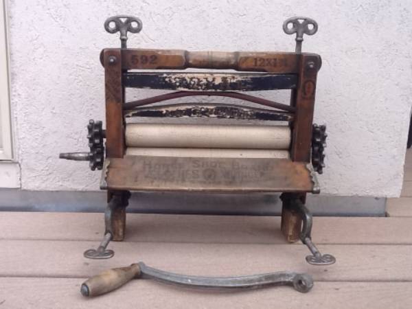 Antique clothes  wringer 1