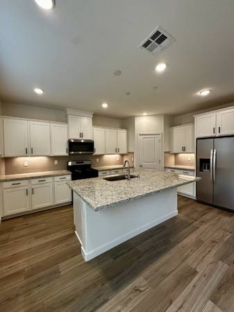 $3050.00 / 4br - 2259ft2 - Spacious Brand-New 4 Bed / 3 Bath Home in Lincoln63919496002946122
