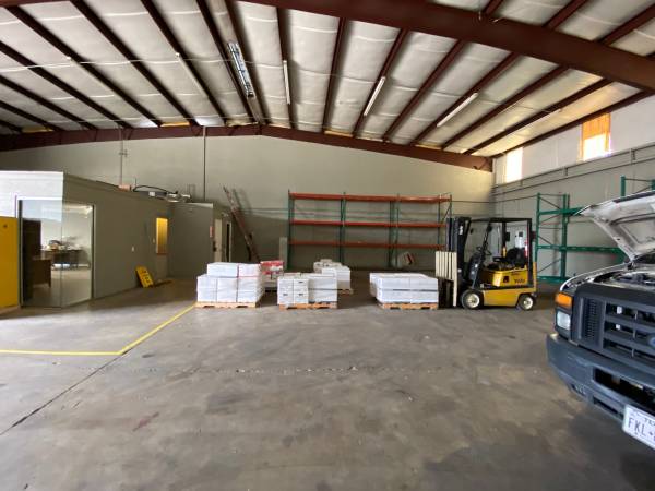 1000 - 7000 SF: office/warehouse, 3 PHASE ELECTRIC, SW, *free rent* 1