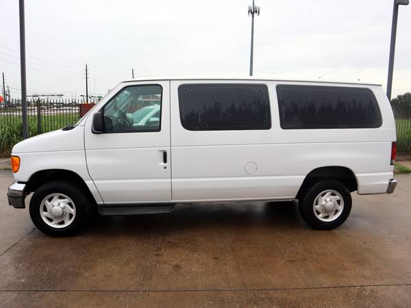 2006 Ford Econoline E-350 XL - Photo 2
