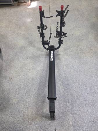 Yakima tilt away 4 bike rack 1