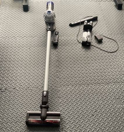 Dyson Cordless Vacuum with HEPA Filter 1