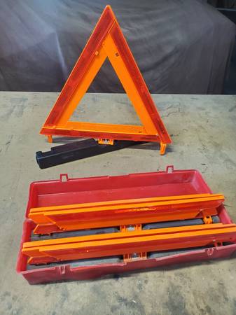 Safety reflective triangle 1