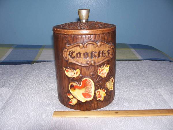 Vintage Treasure Craft Cookie Jar 1