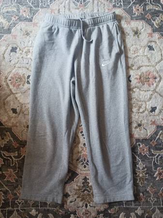 Nike barely worn pants 1