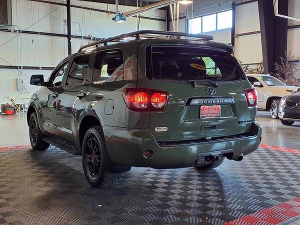 2020 Toyota Sequoia SR5 photo 4