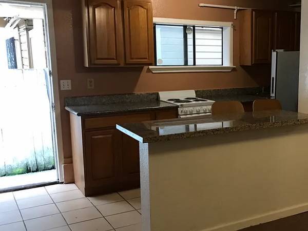 $1,350 / 2br - 575ft2 - Newly Painted 2-Bedroom Ground Floor Unit – Utilities Included (San Francisco)64055522558979120