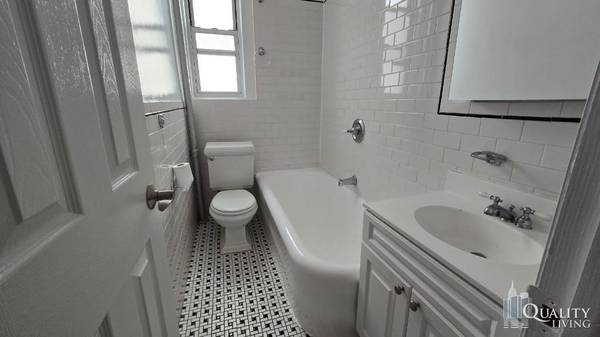 $5450.00 / 1br - OH 2-4PM LARGE ONE BEDROOM BRIGHT AND QUIET PW ELEV BLDG PETS OK (West Village)63827267302915124