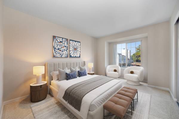 $1,914 / 2br - 986ft2 - Departamento de dos habitaciones listo para mudarse de inmediato *Techos abovedados*¡Chimenea! (Roseville)63844737289859124