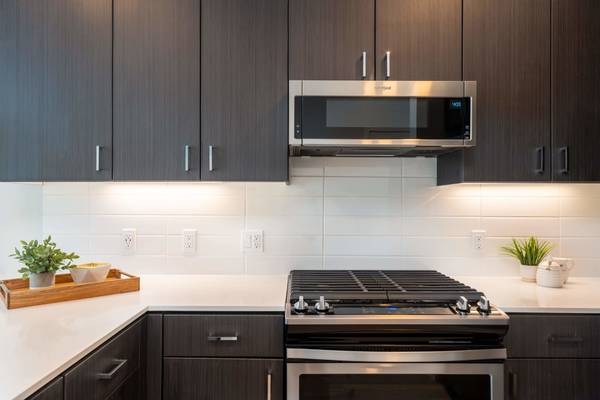 $5,718 / 2br - 1013ft2 - Private Patios, Private Penthouse Rooftop Deck, 2bd (mountain view)64000590121345122