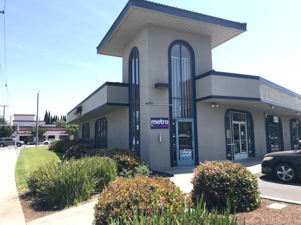 $1,650 / 330ft2 - Beautiful Retail/Office Space on Busy Corner with Great Signage. (santa clara)63868152231937120