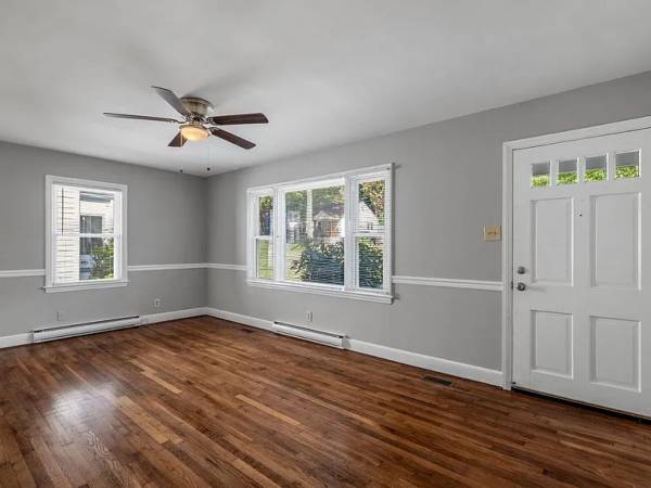 $1,050 / 3br - 01375ft2 - 3beds/1.5baths for rent ideal location (Greensboro)64027445581955123