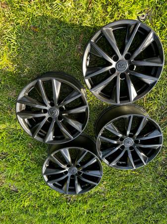 Llantas de fábrica Black Nissan Infinity de 17 pulgadas - $390 (Palm Harbor)62969132713089121