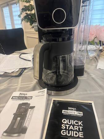 Ninja coffee machine. Single cup and carafe, with milk frother- 1