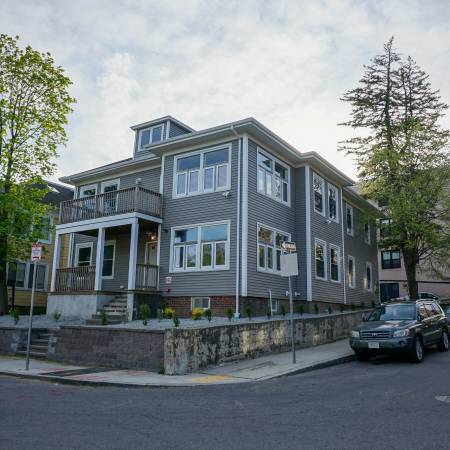 $200 ***RASPBERRY SOBER HOUSE IN BOSTON*** (ROXBURY)63810012856963121