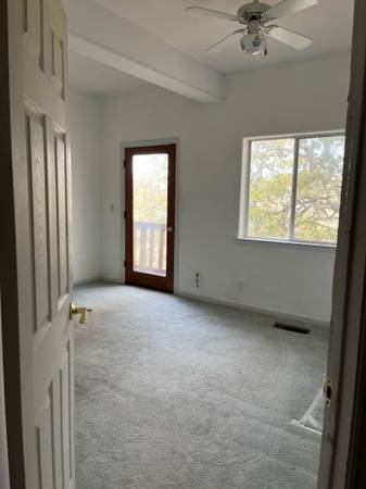 $950 / 1br - Habitación linda con balcón (condado de Napa)63833988153603120