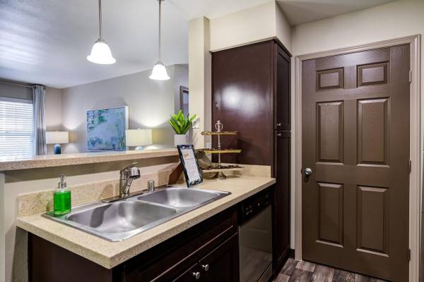 $1,899 / 1br - 659ft2 - ¡Disponibilidad en el primer piso! ¡Estacionamiento gratis! ¡Solicita hoy! (Sammamish)63688532107521122