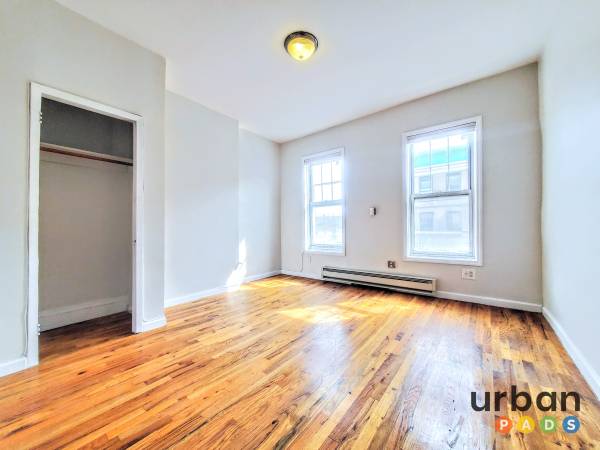 $3,450 / 3br - Beautiful 3 bed / 1 bath apartment in Bushwick! No broker fee! (Bushwick)63684763020547122