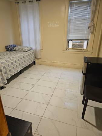 32-85 33RD STREET STUDIO  950  WITH SHARE  KITCHEN NEAR N Q TRAIN 1