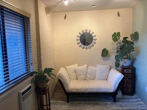 Massage/Acupuncture room available 1