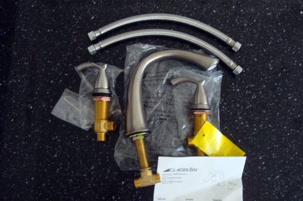 Edgewood 2-Handle Deck mount Roman Tub Faucet 1