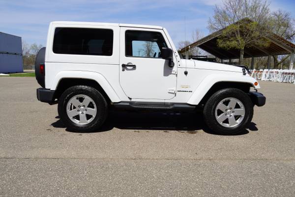 * 2012 JEEP WRANGLER SAHARA 4X4 * HARD TOP * AUTOMATIC * FINANCING - $12,998 (SAINT PAUL)63499580322563123