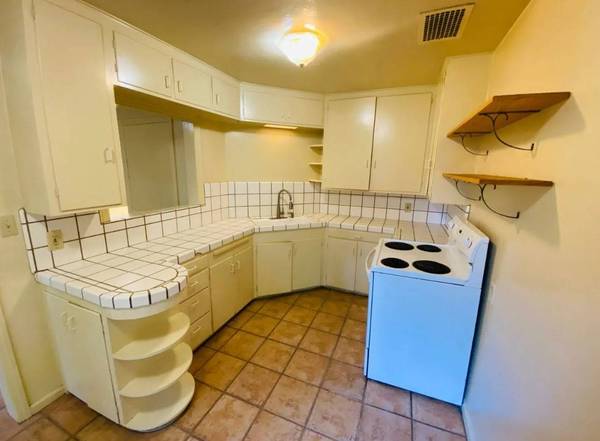 $909 / 1br - Peaceful 1BR – walk to grocery & coffee spots in Morgan Hill (morgan hill)64055521337345121