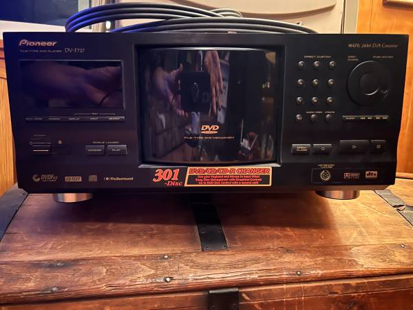 Pioneer 300+1 disc DVD/CD/CDR changer/player model DV – F727