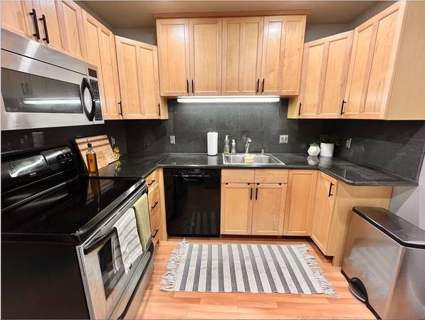 $3,490 / 1br - 750ft2 - Soleado de 1 dormitorio en Inner Sunset – Camina a UCSF y al parque Golden Gate (inner sunset / UCSF)63880016890883123