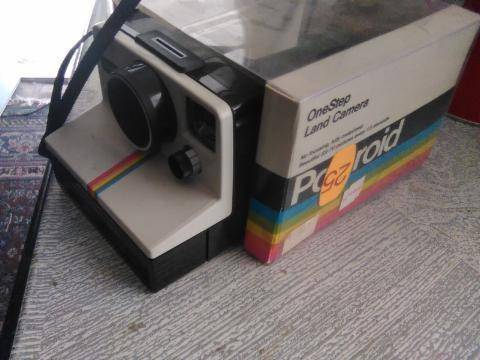 2 working polaroid  cameras 1