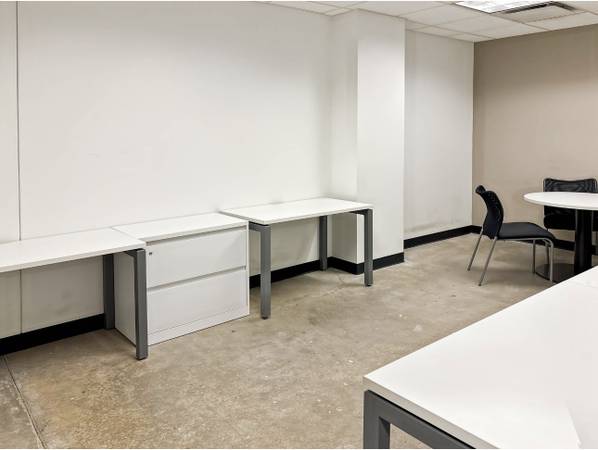 $666 🔥🔥🔥PRIVATE OFFICE FOR 50 % OFF AT HYDE PARK🔥🔥🔥 (Chicago)63898857691906120