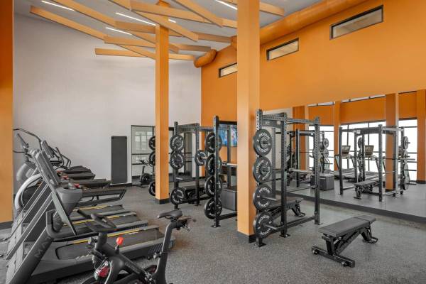 $1,460 / 561ft2 - Escape the Chill in style Studios, One, & Two Bedroom units Available! (Southwest Meridian)63794993210883123