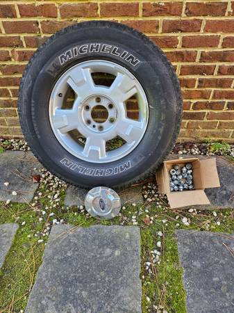 2009-2012 F-150 wheels, caps and lug nuts 1