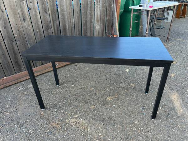 Sturdy table / desk 1