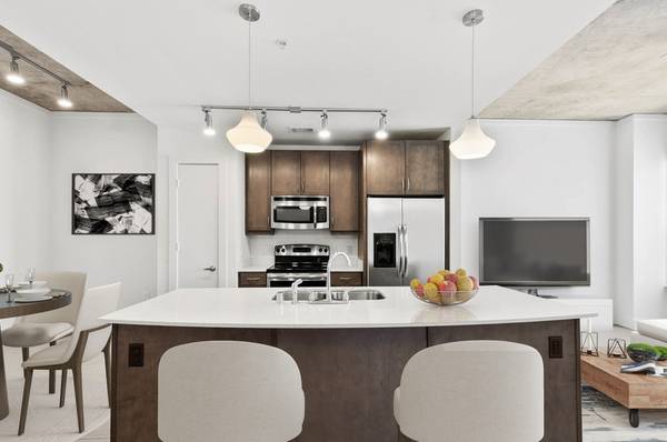 $2,499 / 2br - A New Stylish Apartment in Uptown/Turtle Creek**Concrete Ceilings** (Uptown/Uptown Dallas/Turtle Creek)63796375646465122