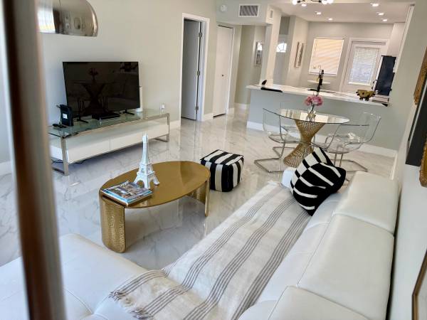 $2,900 / 1br - 900ft2 - Modern Furnished 1BR Condo in a heart of Aventura (Aventura)64001847254146121
