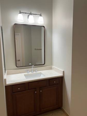 $1,000 / 4br - 160ft2 - Large bedroom with private bathroom (Springfield,VA)63250806029313122